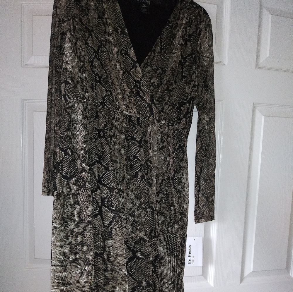 Print Dress - Picture 2 of 5